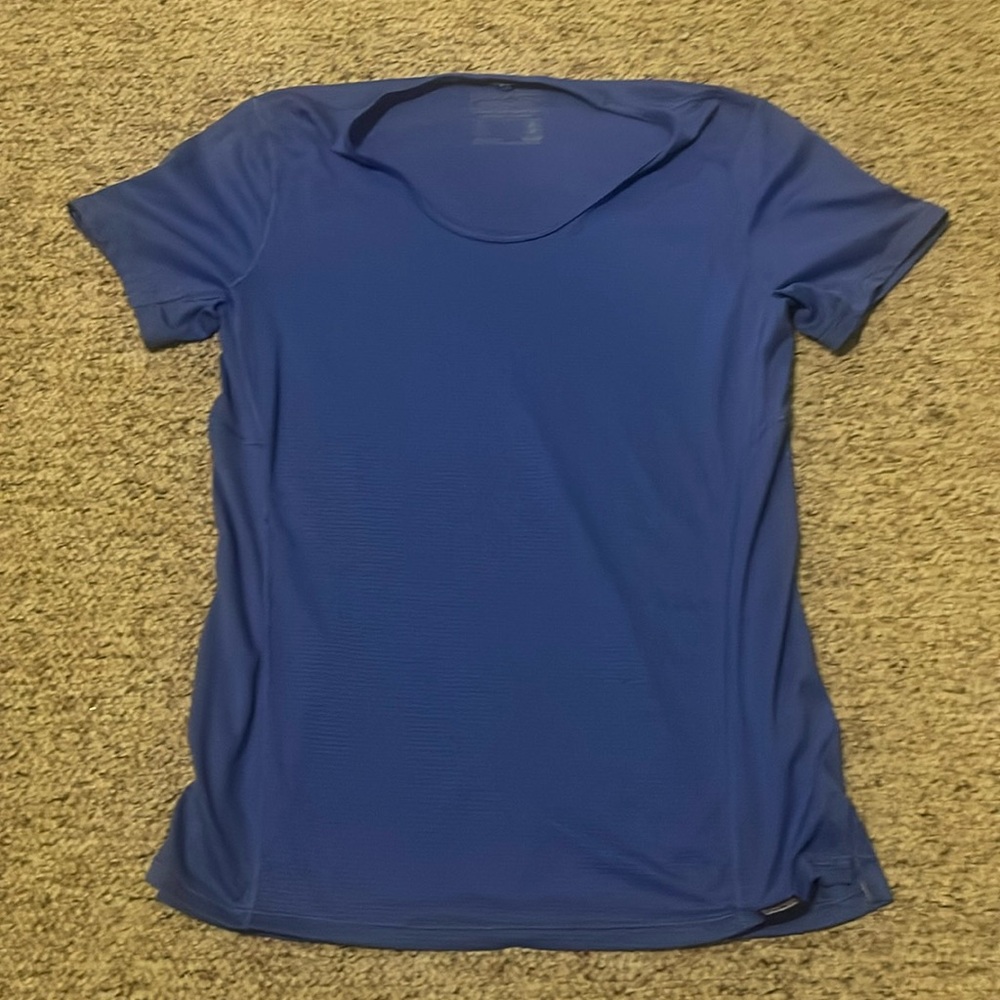 Patagonia Capilene Cool lightweight tee size small EUC